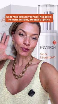 Video waarin de AVST Gel Upsize Limited Edition 100 ml wordt voorgesteld. Ilse legt uit waarom dit vitamine A-product geschikt is voor verschillende leeftijden en huidtypes, hoe het de huid ondersteunt en waarom het vaak wordt aangeraden als basis binnen een eenvoudige dagelijkse skincare routine.